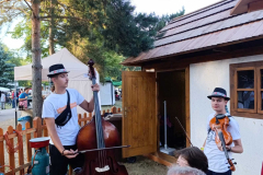 IMG-ce637e38765ba60eb4cabc3b35a32cac-V