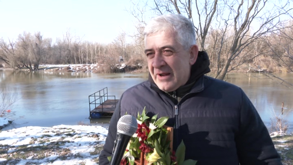 Za Časni krst se plivalo i na reci Tamiš, pobednik Milan Nestorov iz Kovačice