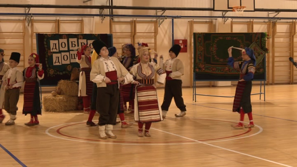 Folklor bez granica u Crepaji: gosti iz Orlovata i Starčeva uveličali koncert i veče narodne tradicije