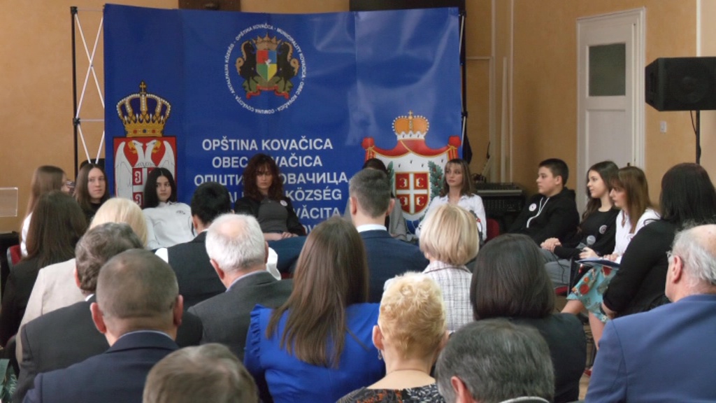Glasovi mladih o višejezičnom obrazovanju: obeležen Međunarodni dan maternjeg jezika u Opštini Kovačica