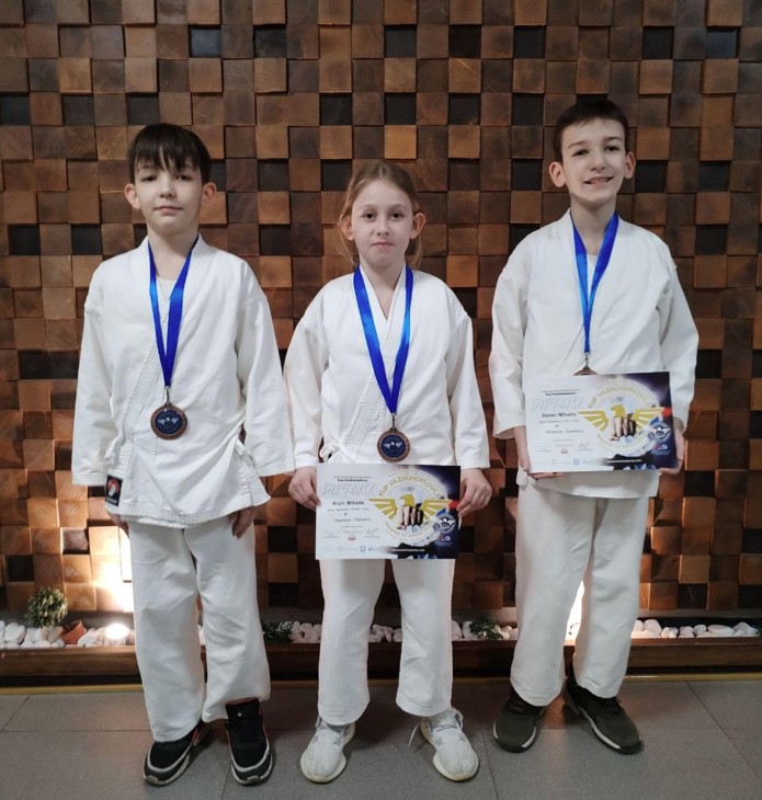 Dva bronzana odličja na karate turniru u Zemunu za braću Đuran