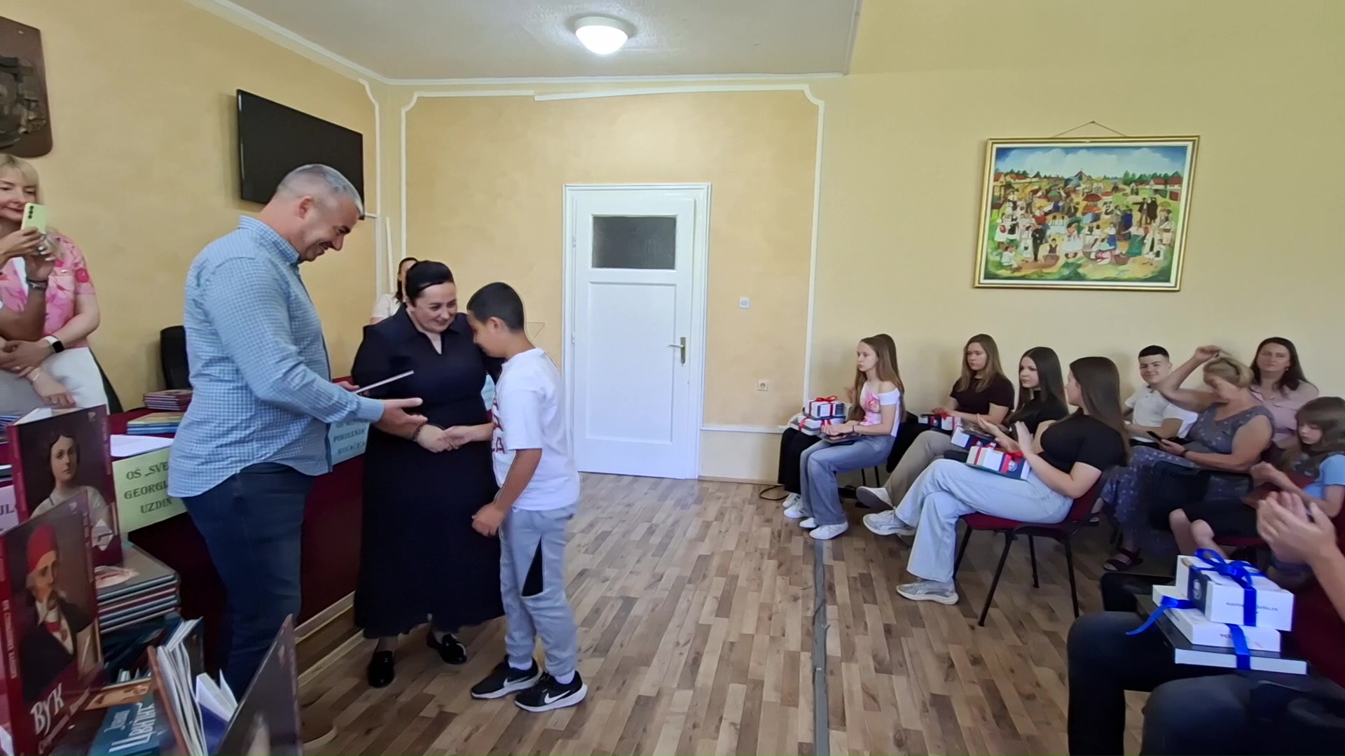 Elevii performanți ai Comunei Covăcița, recompensați pentru rezultatele obținute!