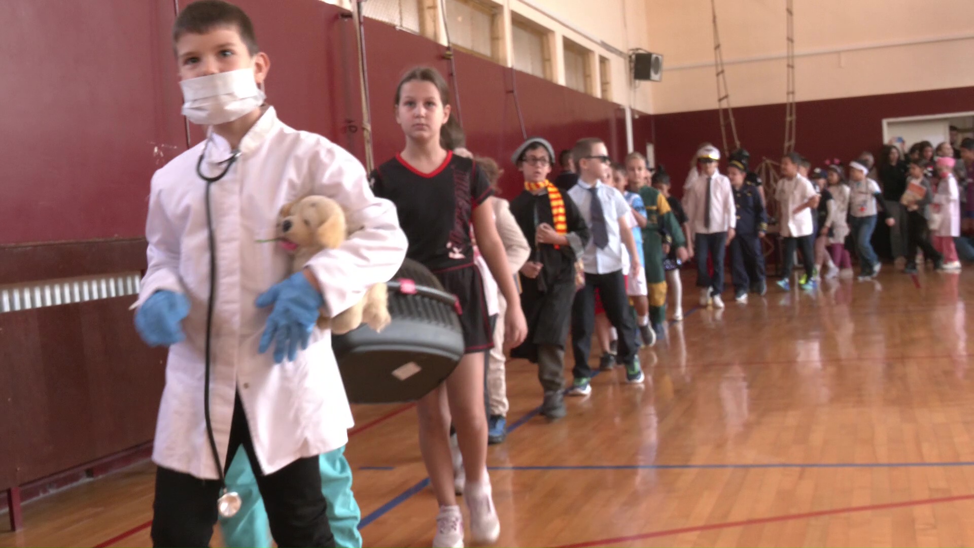 Balul mascat al meseriilor, la Școala Elementară „Sf. Gheorghe” din Uzdin